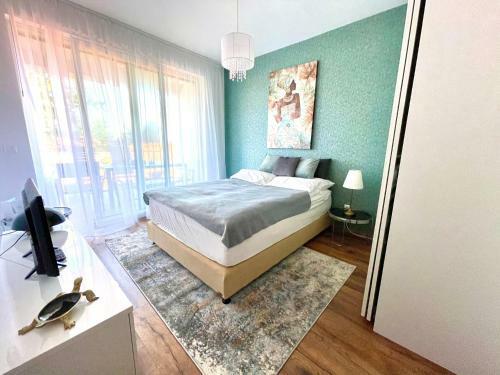 Lakeside Prestige Luxury Apartment