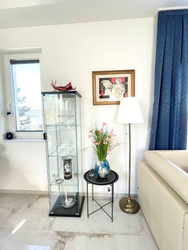 Lakeside Prestige Luxury Apartment