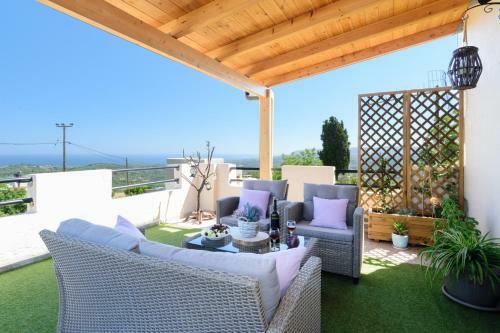 Casa Vasilia Traditional Home