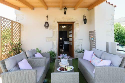 Casa Vasilia Traditional Home