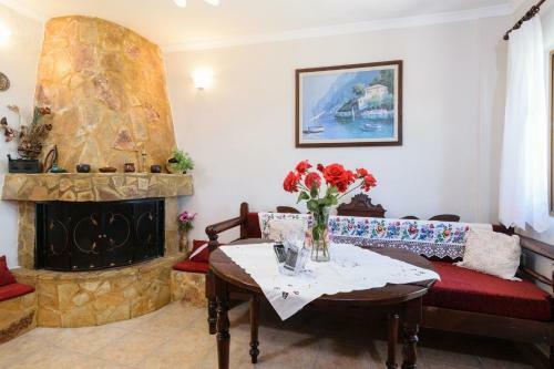Casa Vasilia Traditional Home