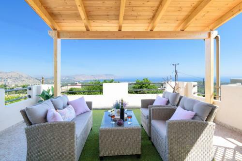 Casa Vasilia Traditional Home