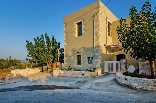 Holiday Home, Kastellos