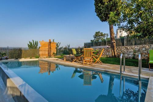Holiday Home, Kastellos