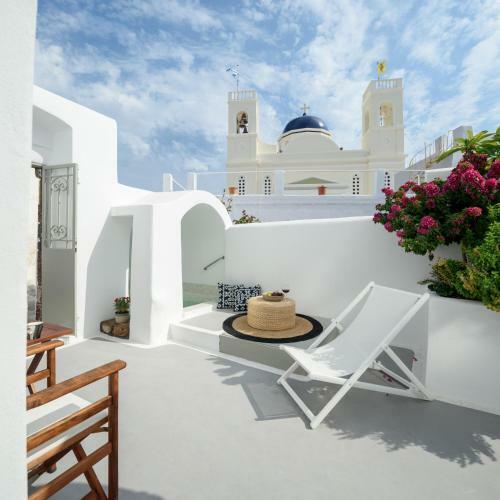 Betty's Home Santorini