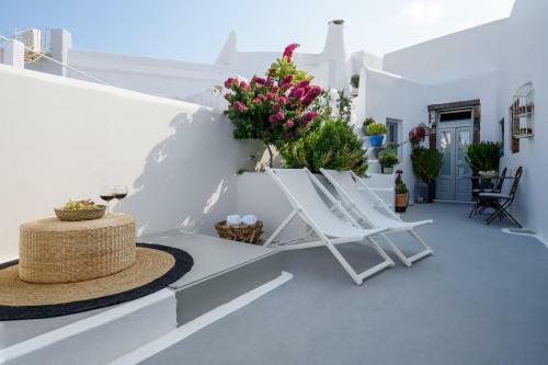 Betty's Home Santorini