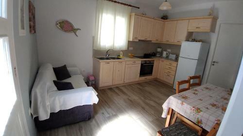 George And Danai Apartments