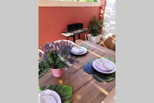 Lefko?s House- Contemporary, Fully Renovated House