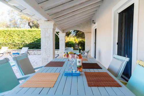 Villa Dimitris - Just 600 Meters Away From The Beach!!!