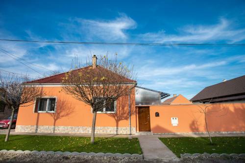 Tip-top Apartman H�z