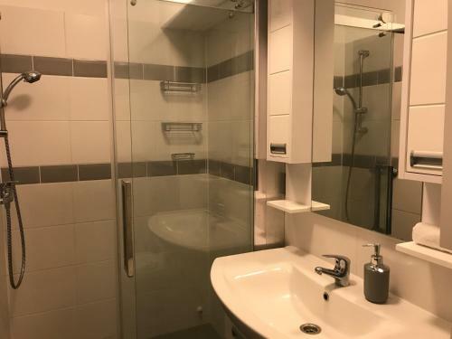 Tisza Gy�ngye Apartmanh�z