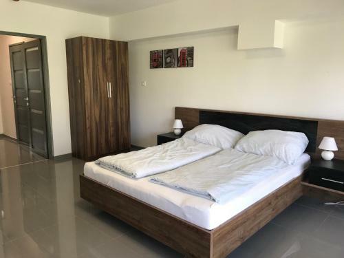 Tisza Gy�ngye Apartmanh�z