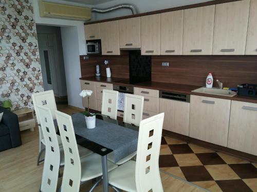Tisza Parti Luxus Apartman