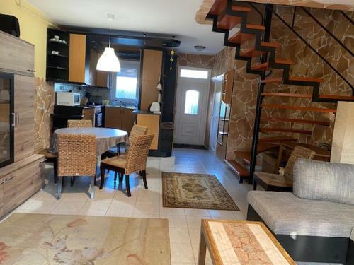 Cozy Apartment In Si�fok