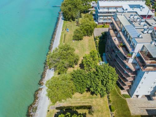 Bltn Panorama Apartment