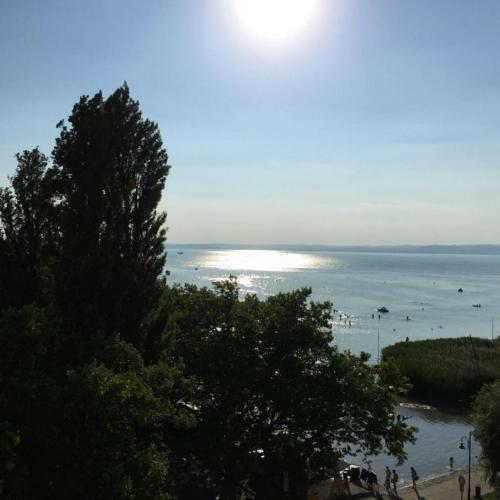 Aranypart Club 218 Wellness Apartman