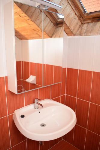 Lilian Apartmanh�z