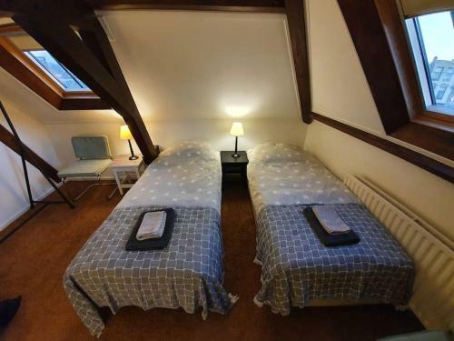 Canal House 8 Person