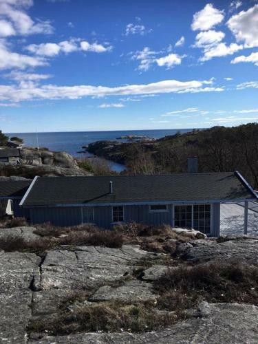 Idyllic Cabin In Lillesand Fantastic Ocean View