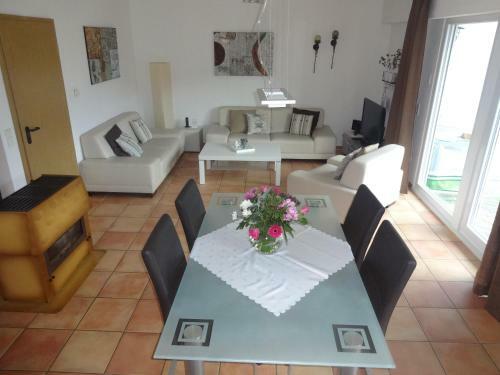 Ferienh�user Rh�n - Haus Natalie & Haus Helene