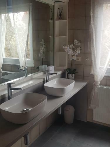 Ferienh�user Rh�n - Haus Natalie & Haus Helene