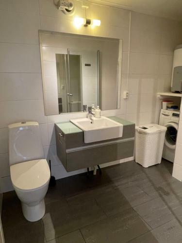 Daltind - Modern Apartment With Free Parking