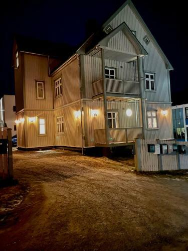Daltind - Modern Apartment With Free Parking