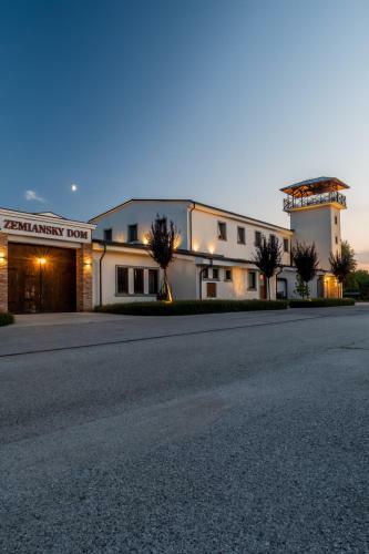 Hostal Penzi�nzemianskydvor