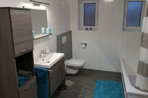 Apartamento Ferienwohnungen "am Berge"