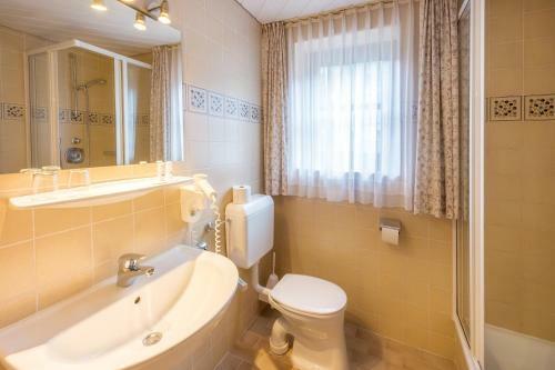 Landhotel Und Aparthotel Almr�sl