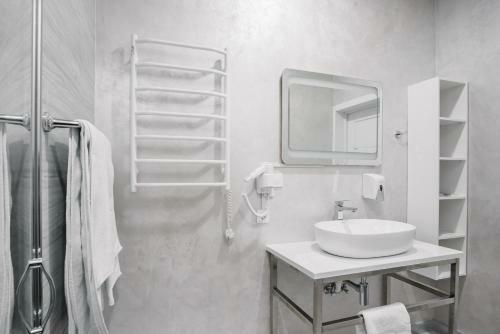 Hotel ?????????-????