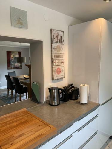 Modernes Haus Auf Gro�em Grundst�ck Im Gr�nen
