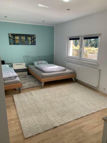 Modernes Haus Auf Gro�em Grundst�ck Im Gr�nen