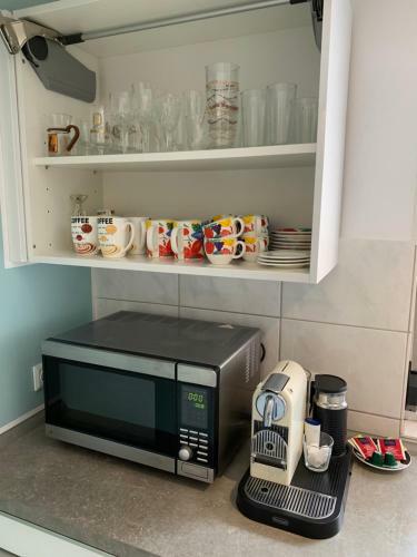 Modernes Haus Auf Gro�em Grundst�ck Im Gr�nen