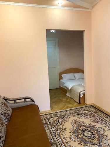 Apartment On Zaliznychna Street