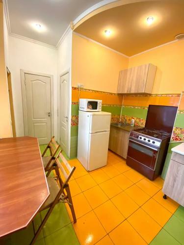 Apartment On Zaliznychna Street