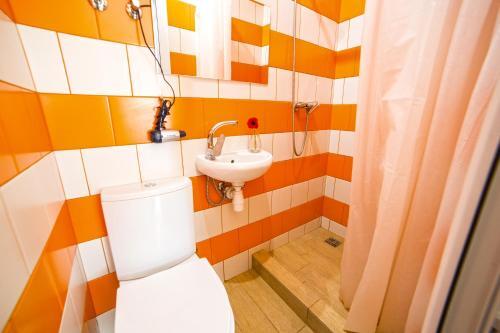 Mini-smart Economy Apartment On Saint Teodor 5