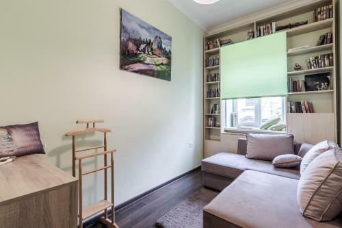 Modern Chaikovskogo Apartment