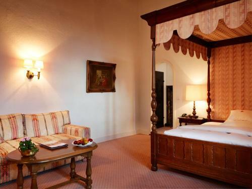Hotel Und Restaurant Burg Schnellenberg