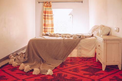 Hostal Monkey Fingers By Fatima Mellal