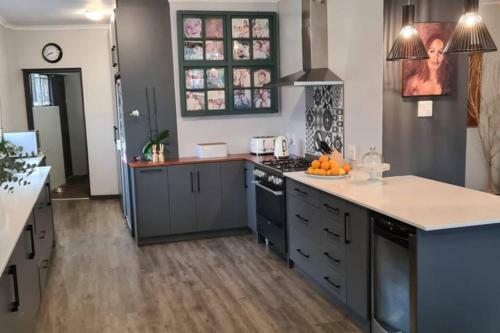 Spacious 5 Bedroom Family House With Pool And View