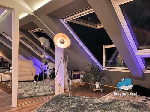 Apartamento Dragon?s Nest: Cozy & Modern Attic Loft Nuremberg