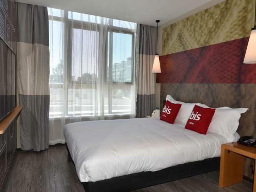 Ibis Lanzhou West Railway Station Hotel