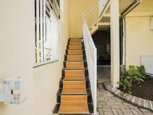 Hotel Oyo 90936 Dien Homestay