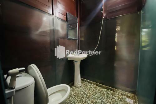 Hotel Rumah Kayu Pinggir Kali Redpartner