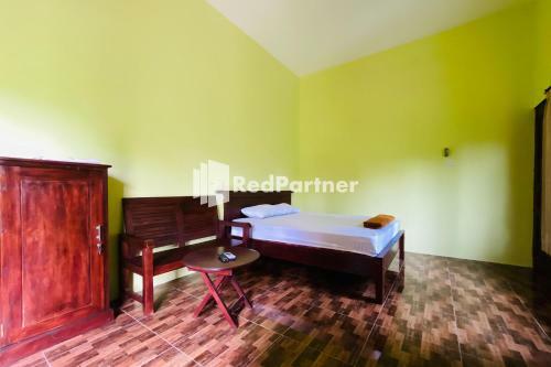 Hotel Rumah Kayu Pinggir Kali Redpartner