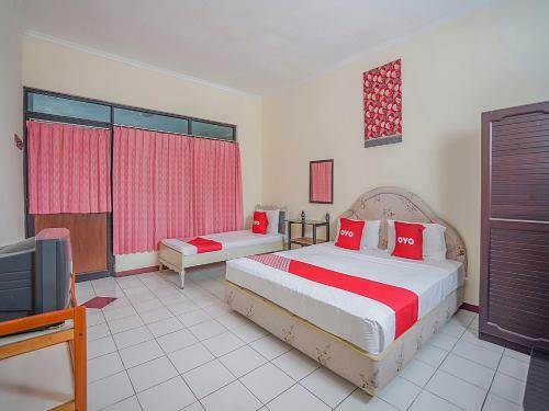 Oyo 90132 Lie Mas Hotel
