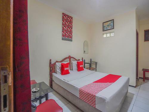 Oyo 90132 Lie Mas Hotel