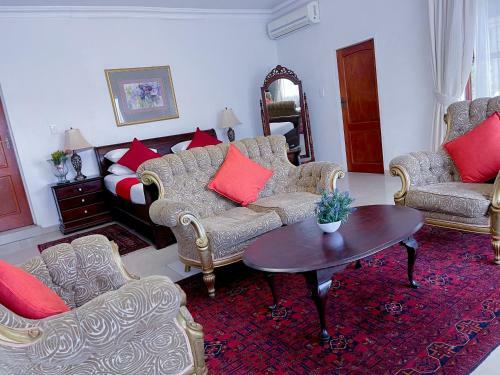 Hostal Neptune Royal Guesthouse