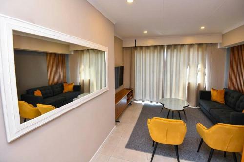 Smart & Modern Apartment @ Menlyn Place